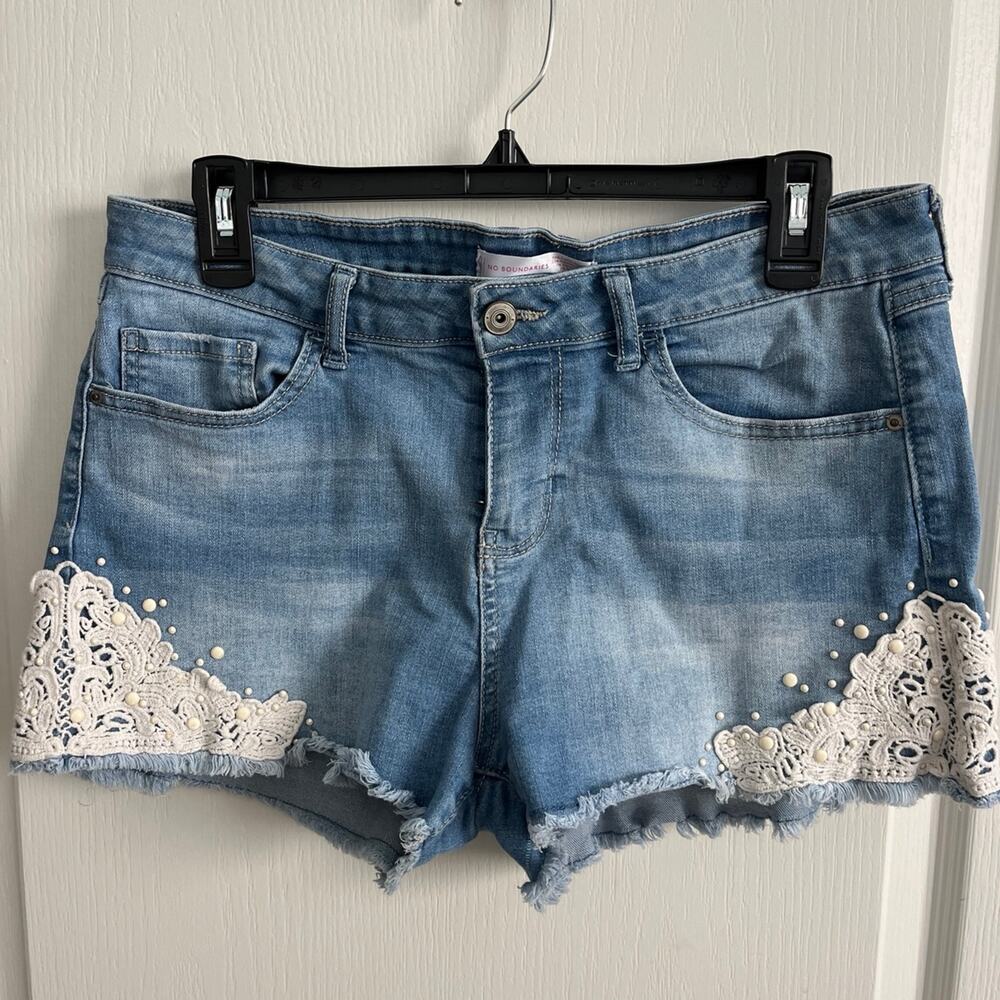 No Boundaries Denim Shorts Size 15 Blue Distressed Lace Trim Frayed Hem Juniors